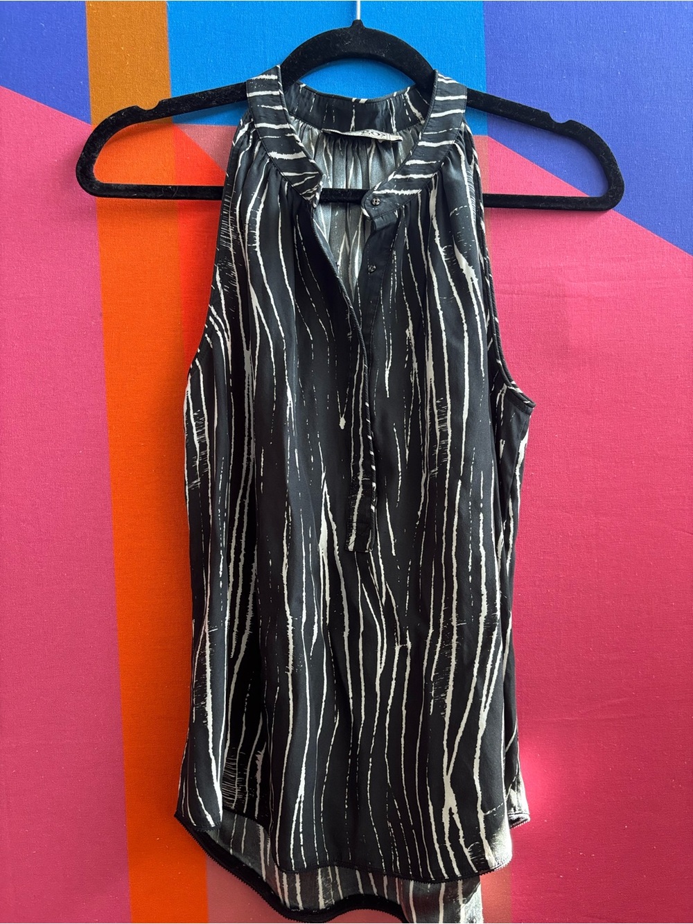 Go Silk 100% Silk Black and White Sleeveless Women's Top